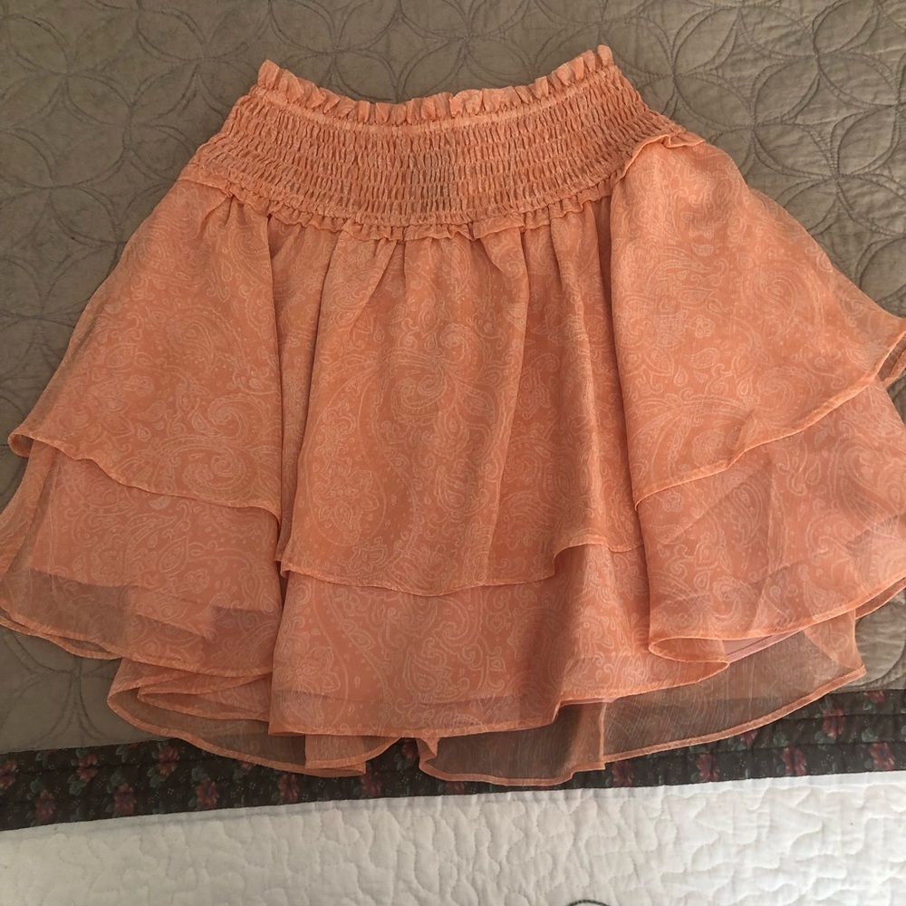 Express adorable peach colored skirt. Size S. NWT